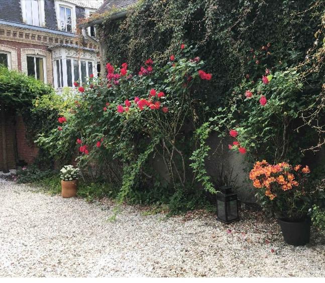 Maison Individuelle Dans Ancienne Ecurie รูออง ภายนอก รูปภาพ